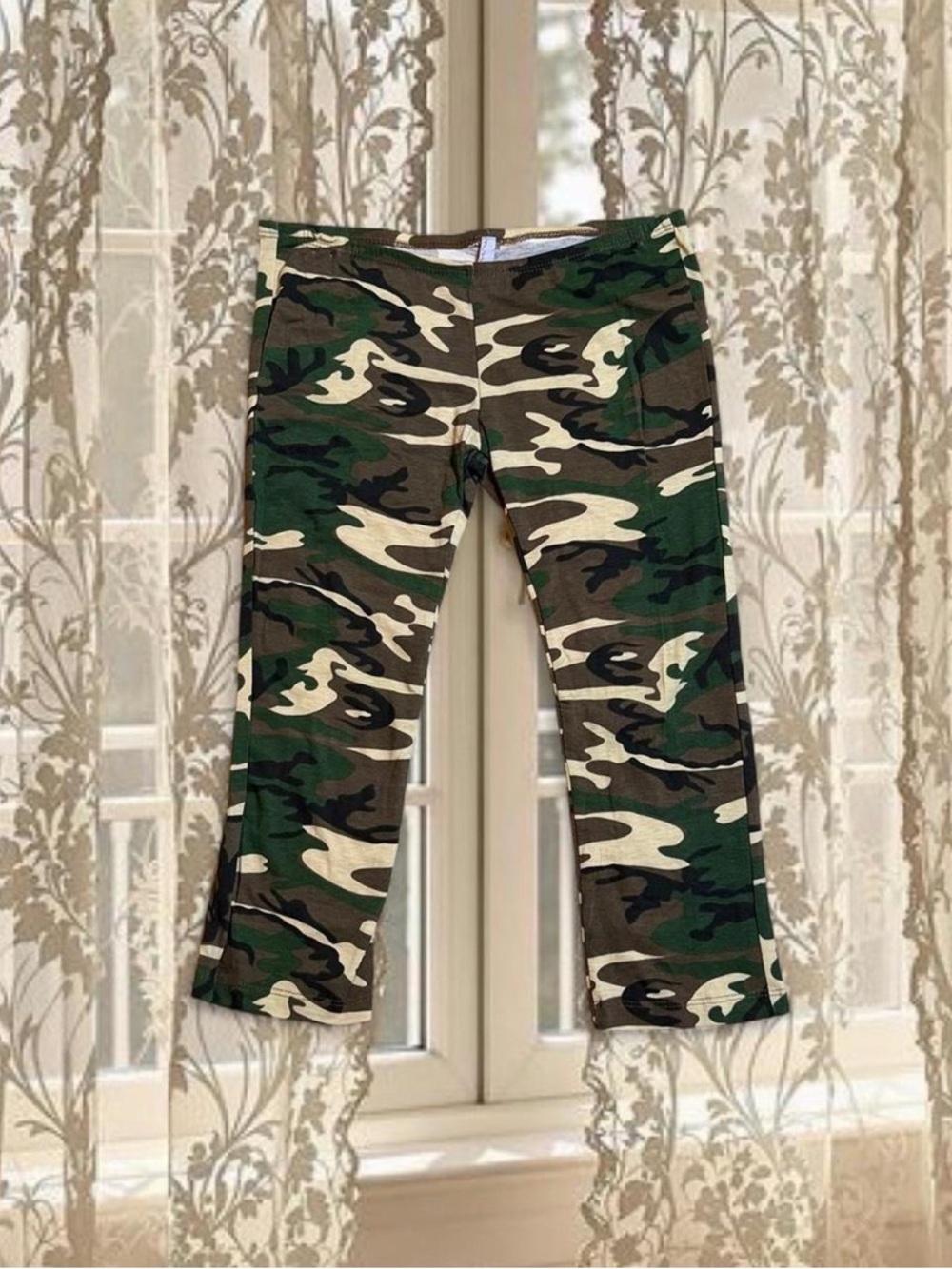 Vintage Y2K Deadstock Camo Print Low-rise Capri Pants